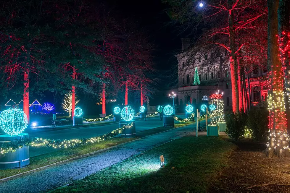 Beautiful Newport Mansion Sparkles as Outdoor Magical Wonderland