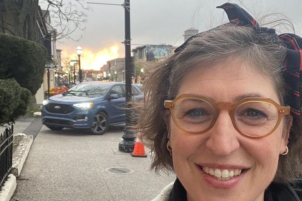 Mayim Bialik Shouts Out Her Favorite Providence Restaurant