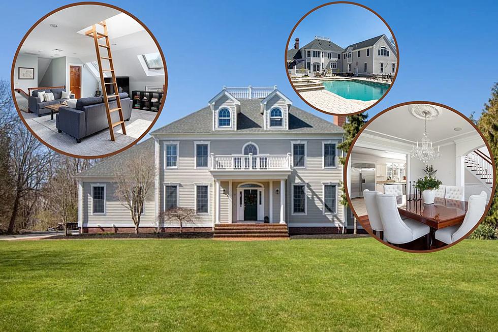Dazzling Dartmouth Home is Full of Coastal Luxury