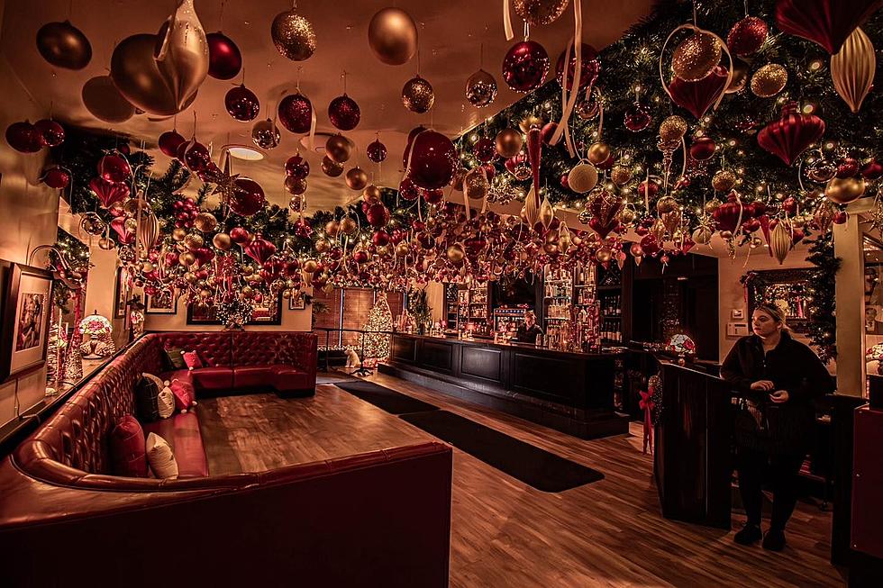 Massachusetts Restaurant&#8217;s Breathtaking Holiday Pop-Up Includes 6,000 Ornaments