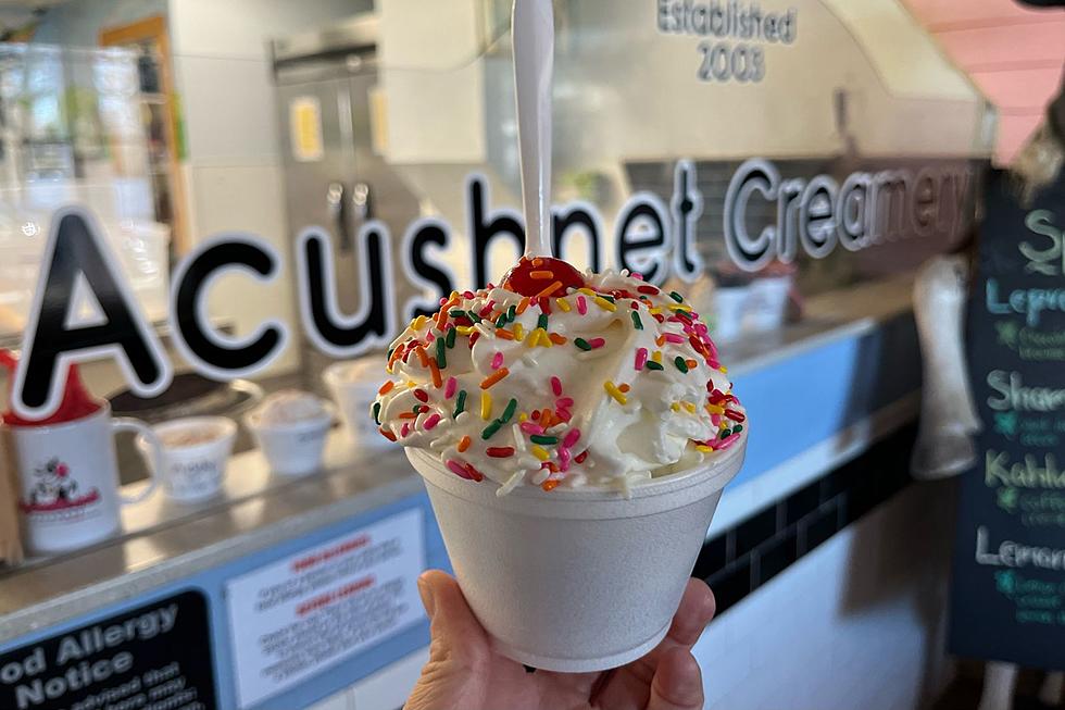 Acushnet Creamery Handing Out Free Sundaes After Middleboro Tragedy