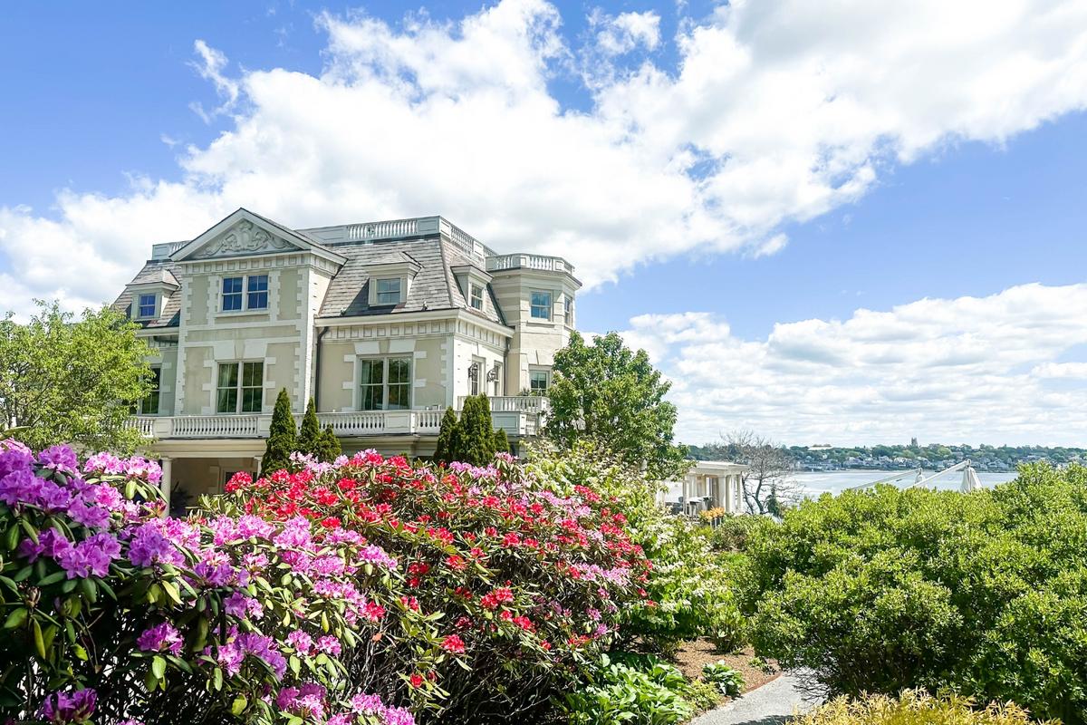 Best Place to Stay in Newport? This Inn Has It All