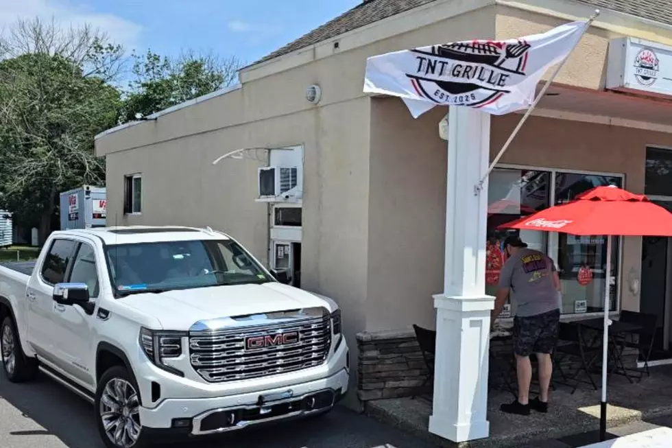 Somerset Hot Dog Drive-Thru Serves Some of Massachusetts’ Best Gaggers
