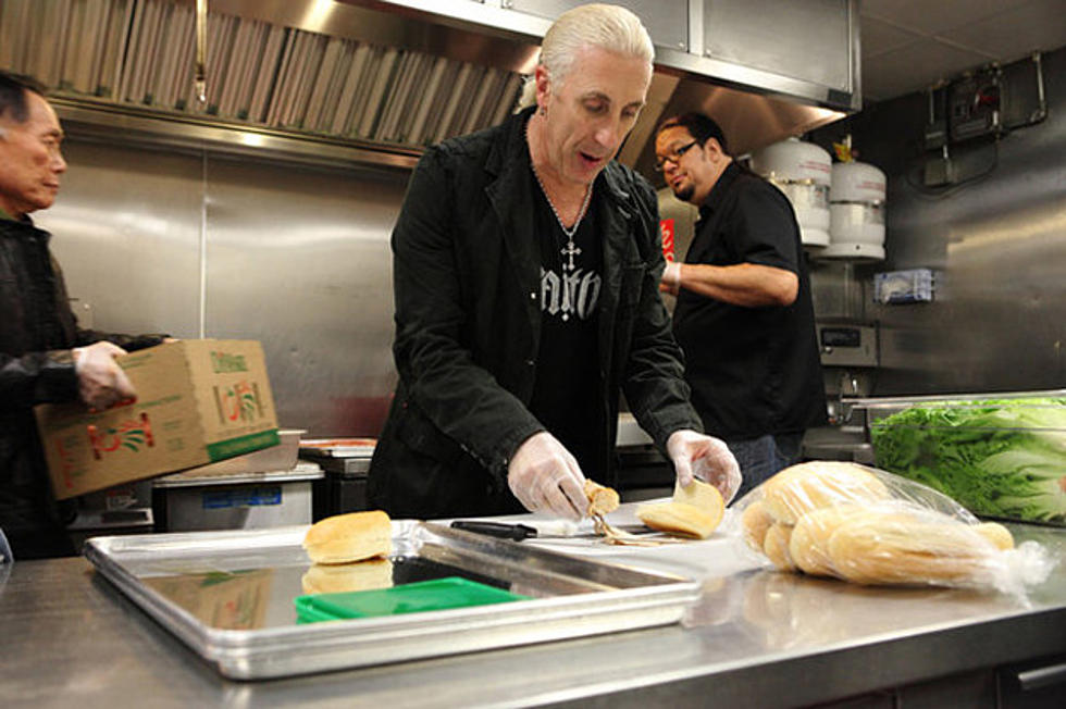 Dee Snider Helps Sell $330,000 Worth of Sandwiches on the ‘Celebrity Apprentice’ Debut
