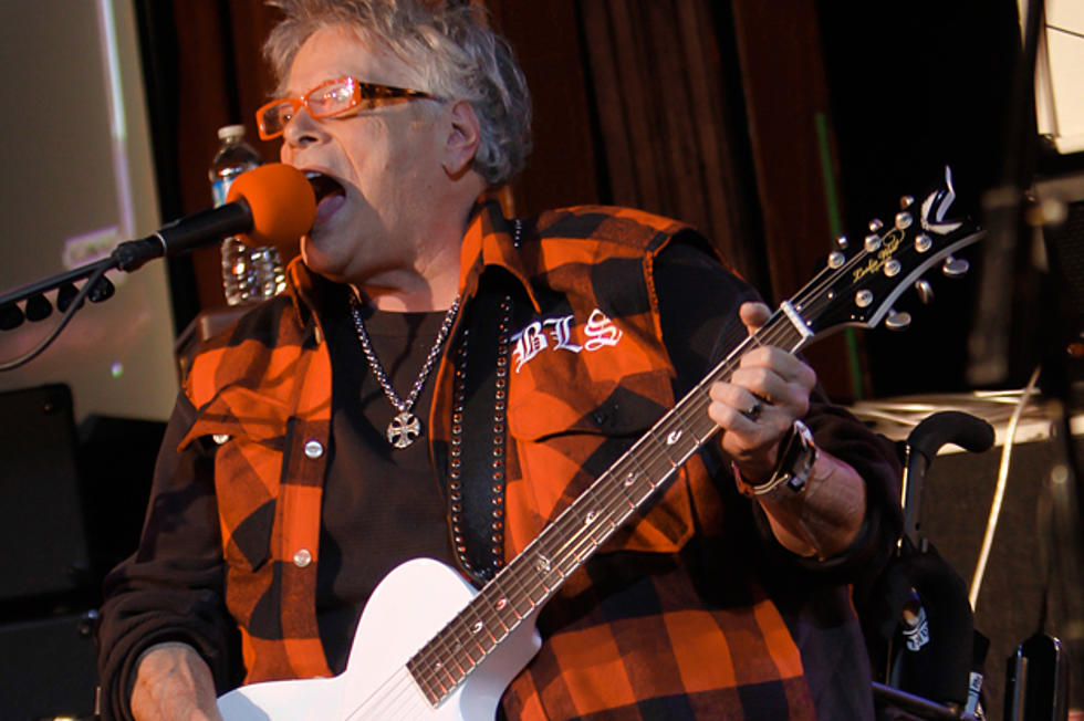 Mountain’s Leslie West Performs for First Time Since Leg Amputation
