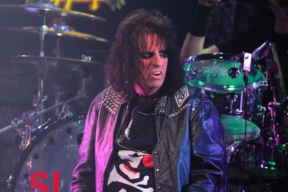 Alice Cooper Makes Surprise Appearance at London Production of ‘Rock of Ages’