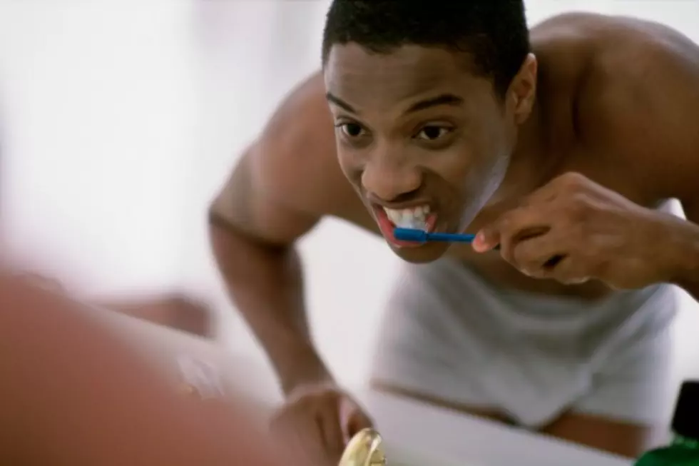 Man is Suing Close-Up Toothpaste Because He Hasn&#8217;t Attracted Any Women