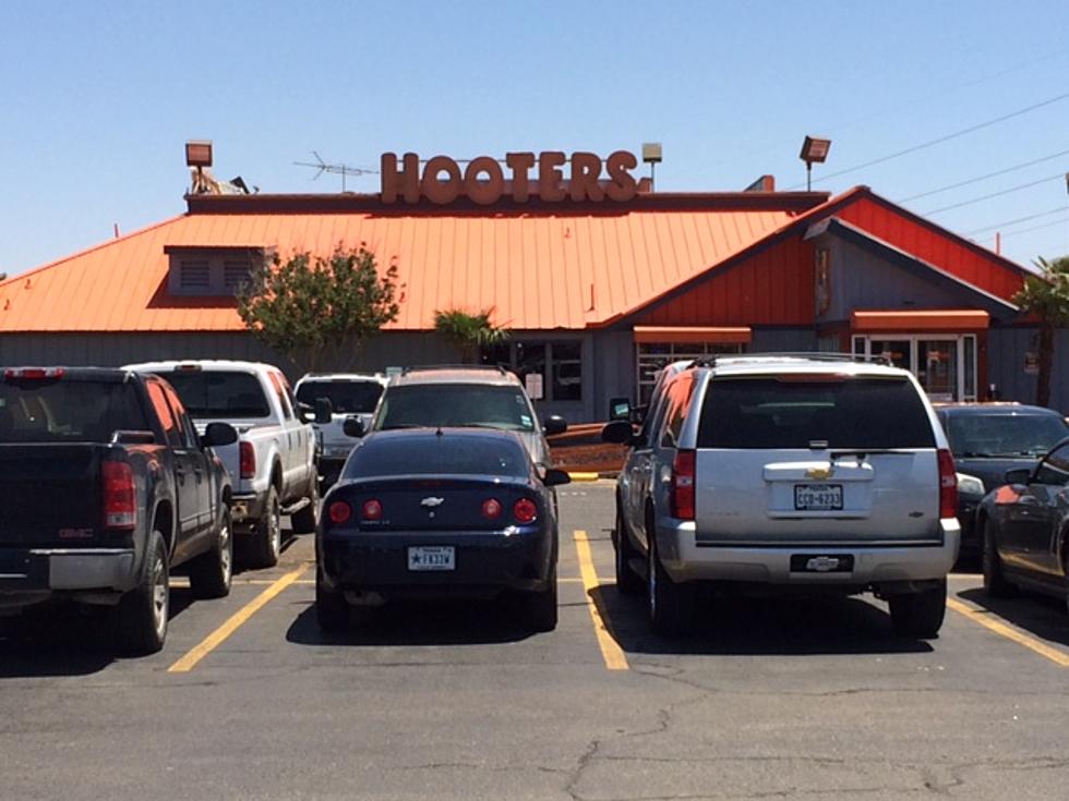 Take Mom to Hooters on Mother’s Day