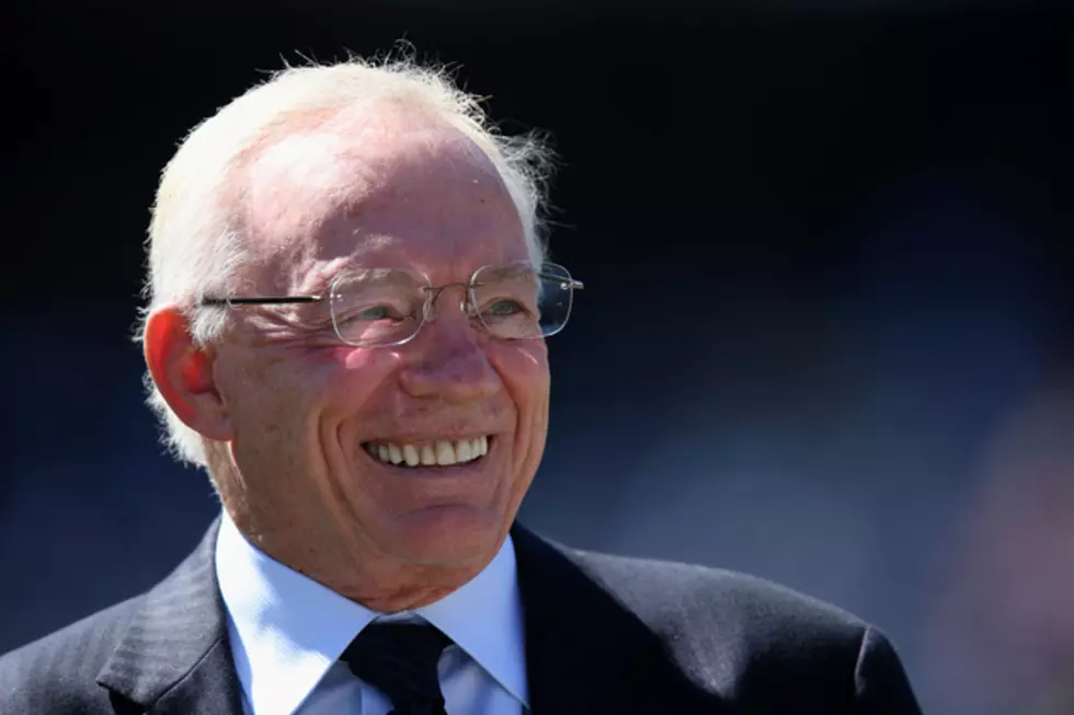 Jerry Jones Scandalous Pictures Turn Up Online – See What Compromising Position He’s In!