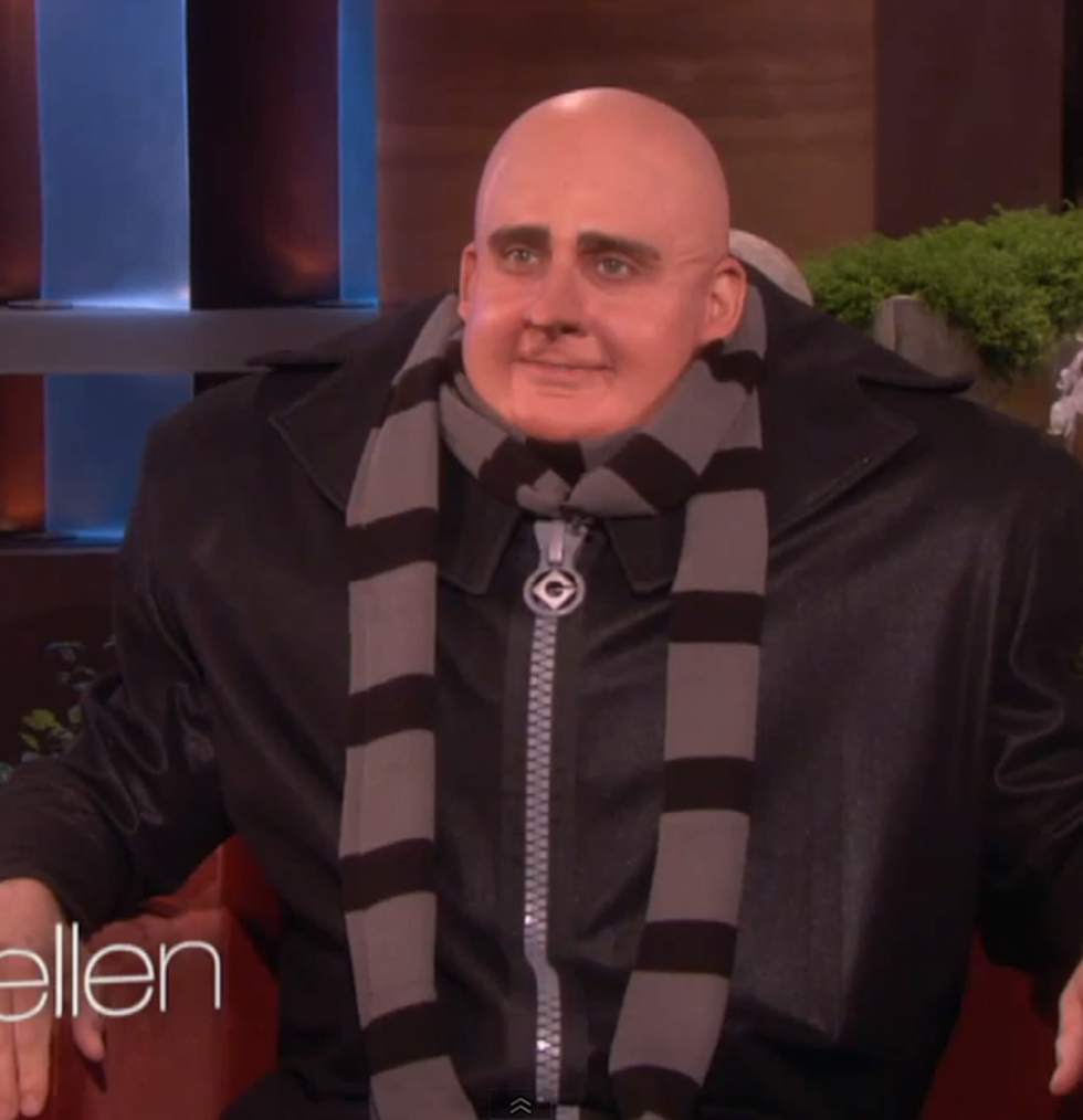 Steve Carell Channels ‘Gru’ For Ellen Appearance!