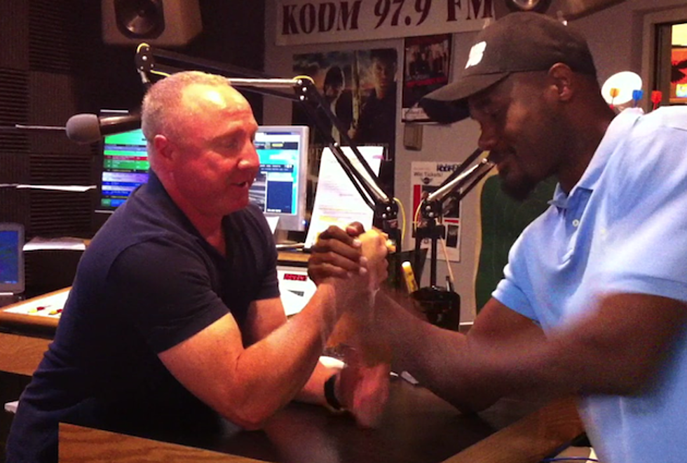 Former NFL Star Roy Williams Stops By For Fundraiser Interview, Spencer Makes Him Arm-Wrestle