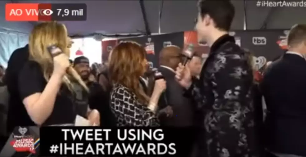 Katy Perry Grabs Shawn Mendes