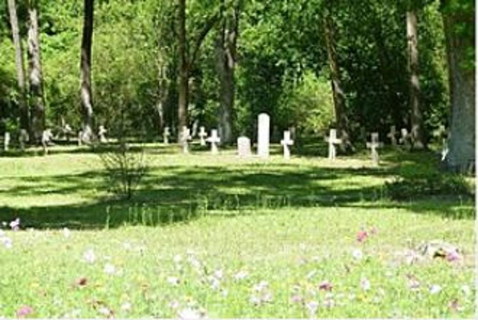 Would You Walk Through The Most Haunted Cemetery In Texas? Check It Out!