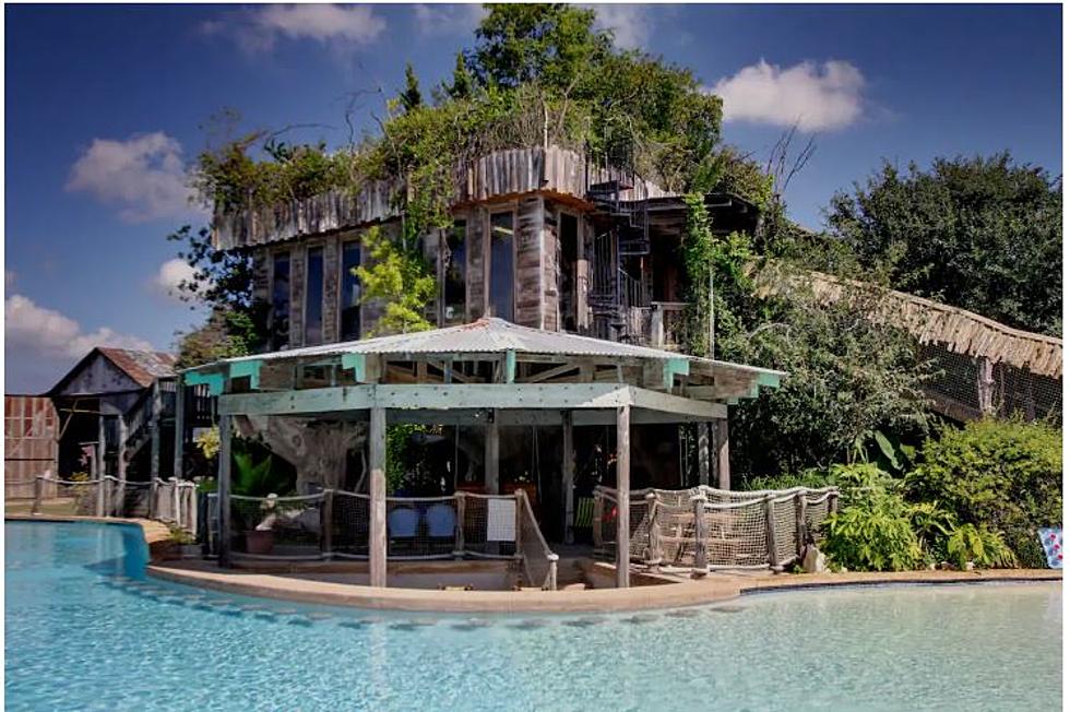 Take The Family To Stay In This Amazing Texas Tree House