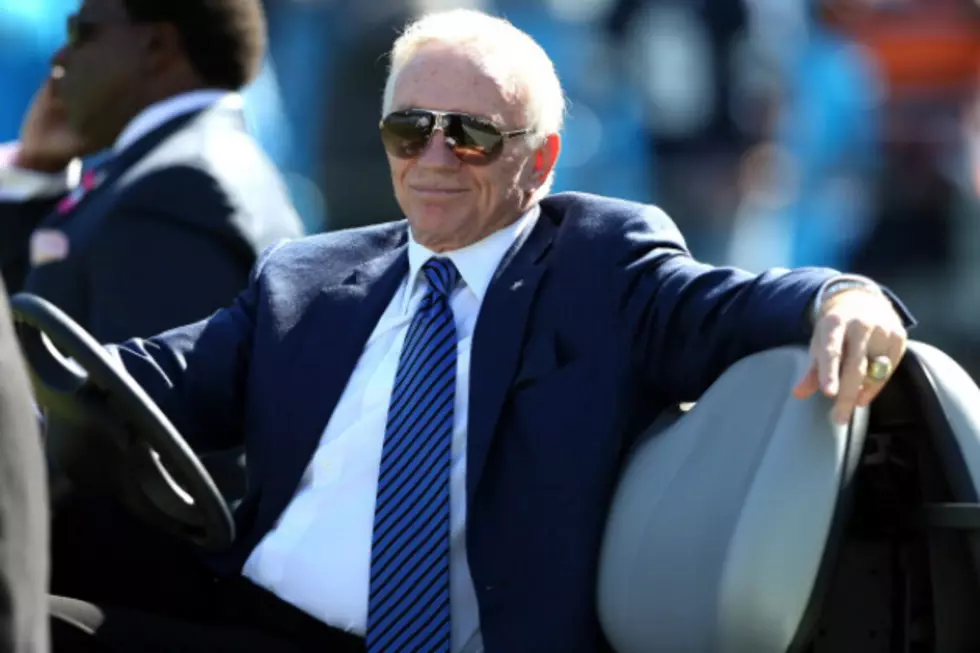 Jerry Jones Has What Kind Of Cellphone?