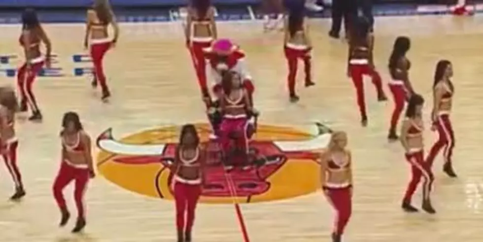 Watch This Chicago Bulls Dancer Get Proposed To [Video]
