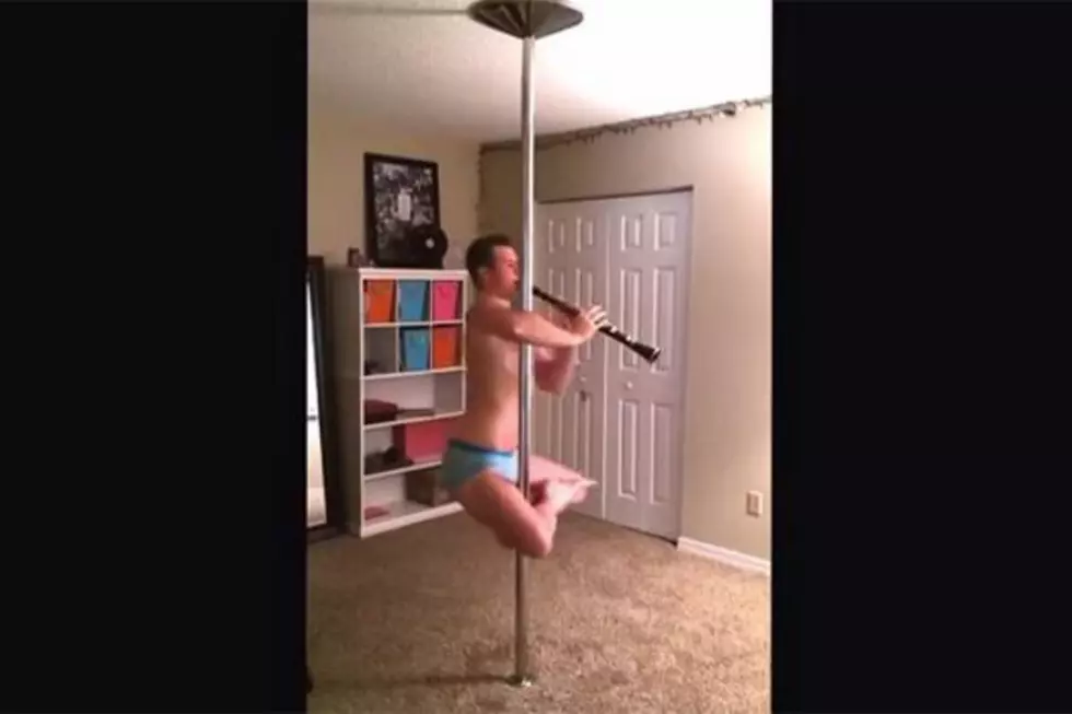 Insanely Viral Video:Wiggle Pole Dance [VIDEO]