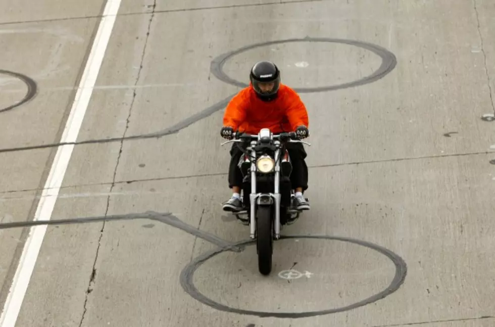 Check Out This Crazy Motorcycle Stunt [VIDEO]
