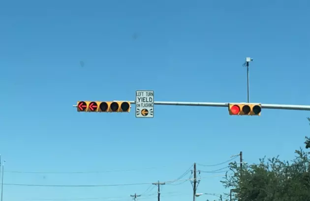 Flashing Yield Sign:What Does It Mean?