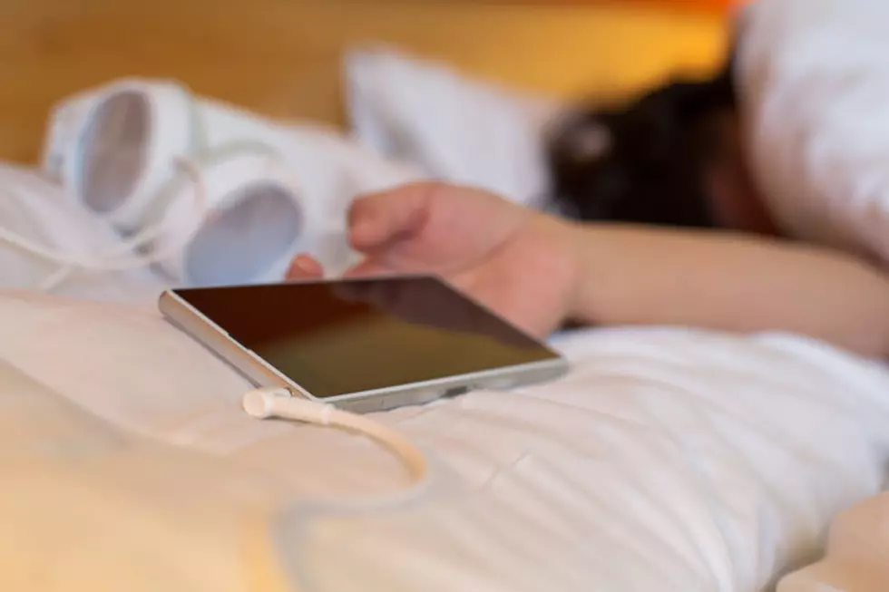 Looking at Your Phone In Bed Could Make You Go Blind, Seriously!