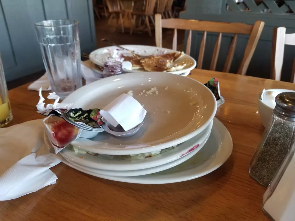 Do You Pile Dishes Up At Restaurants To Help The Waiter or Waitress?