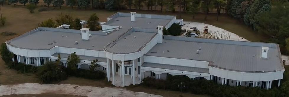What&#8217;s Up With This Abandoned Texas Mansion?