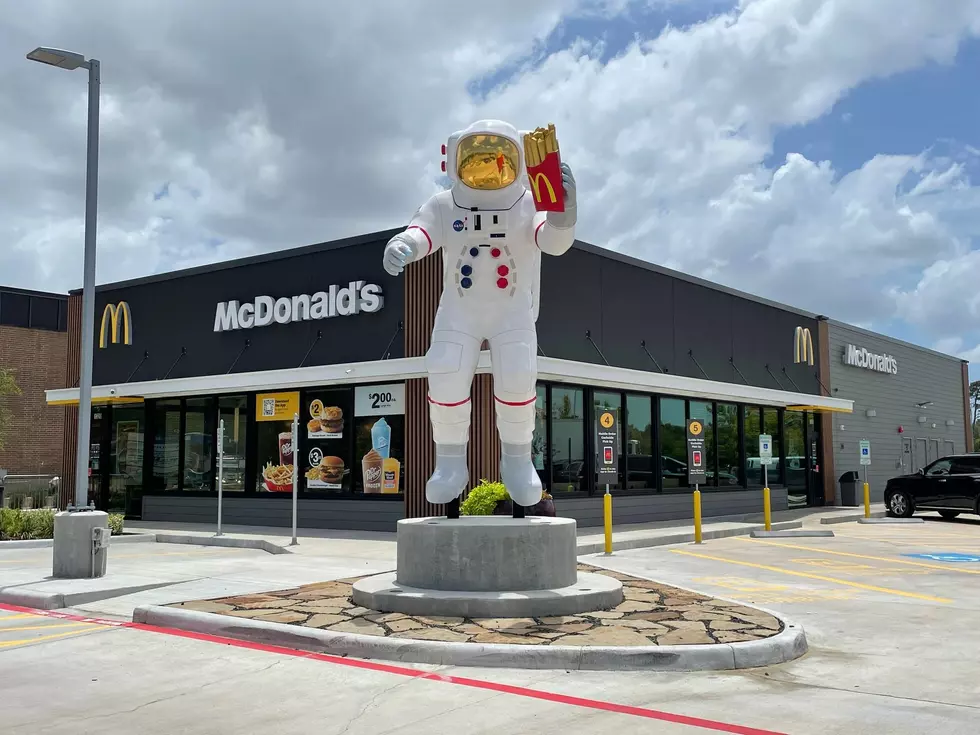 Check Out This Awesome Texas McDonald’s With An Astronaut!