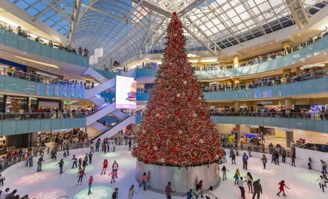The Largest Indoor Christmas Tree + 4 More Holiday Happenings at the  Galleria