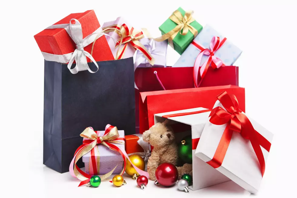 Who Is The Worst Christmas Gift Giver? Find Out In This Survey