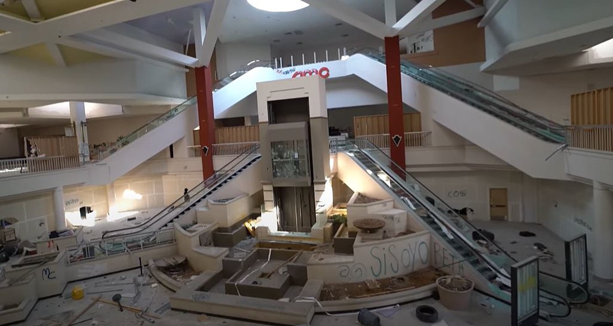 This DEAD Mall In Texas Has Been Abandoned And Is Being Demolishe