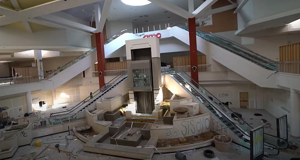 This DEAD Mall In Texas Has Been Abandoned And Is Being Demolished!