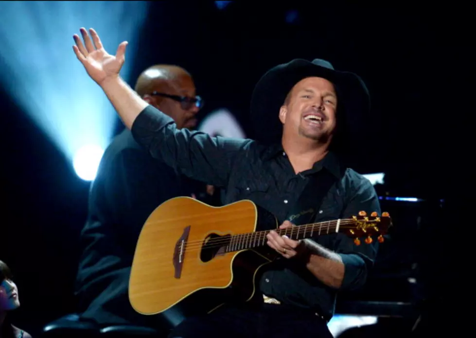 Classic Country Song of the Day &#8211; &#8216;What She&#8217;s Doing Now&#8217; by Garth Brooks [VIDEO]