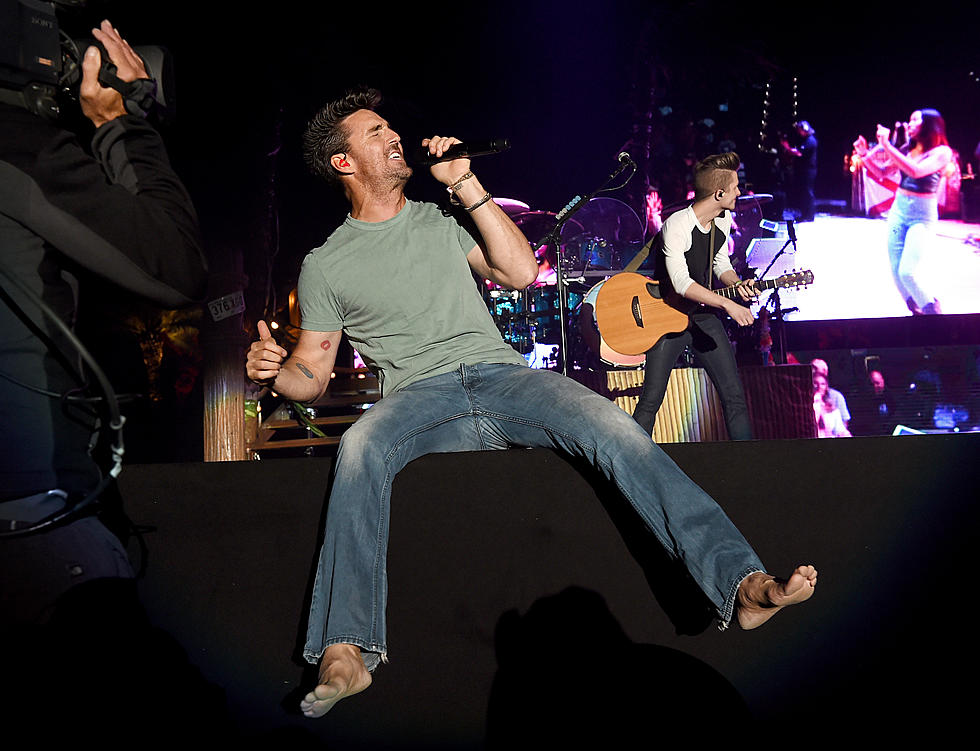 Classic Country Song of the Day: Jake Owen, Barefoot Blue Jean Night