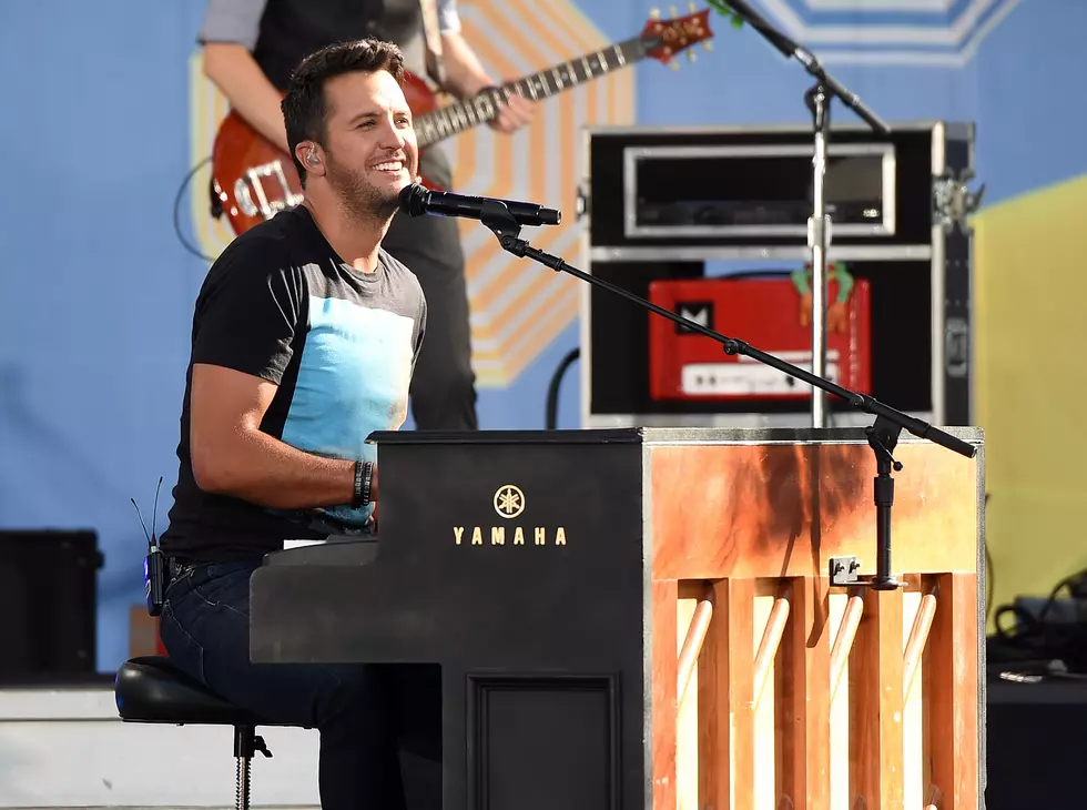 Classic Country Song of the Day: Luke Bryan’s, “Country Girl (Shake It For Me)” [VIDEOS]