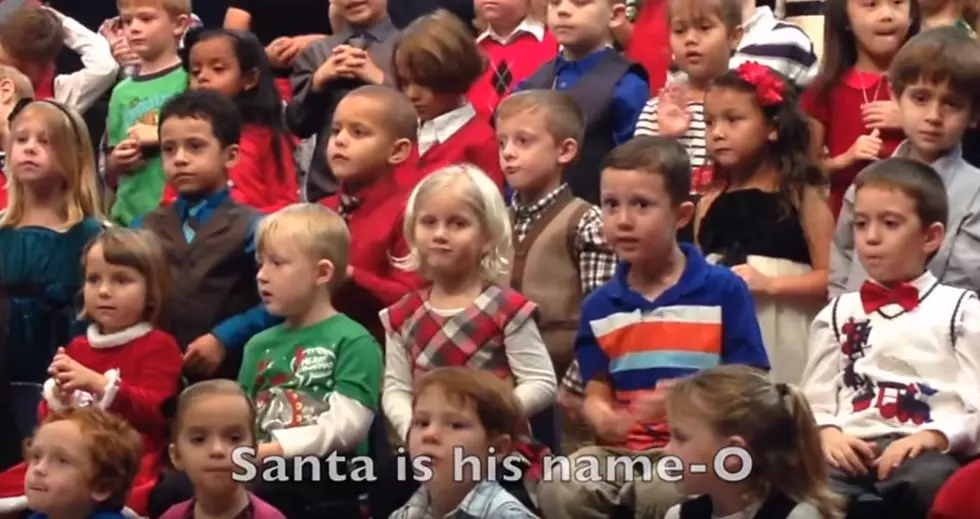 Adorable Girl Signs &#8216;Rudolph&#8217; To Her Deaf Parents [VIDEO]