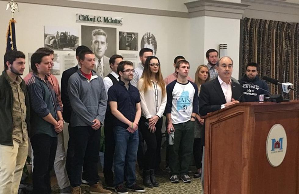 Poliquin Introduces Bill to Help Parents and Students Save for College