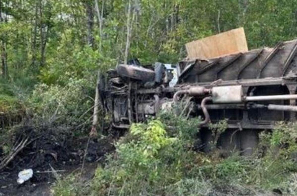 Truck driver fell asleep at the wheel and overturned in Maine