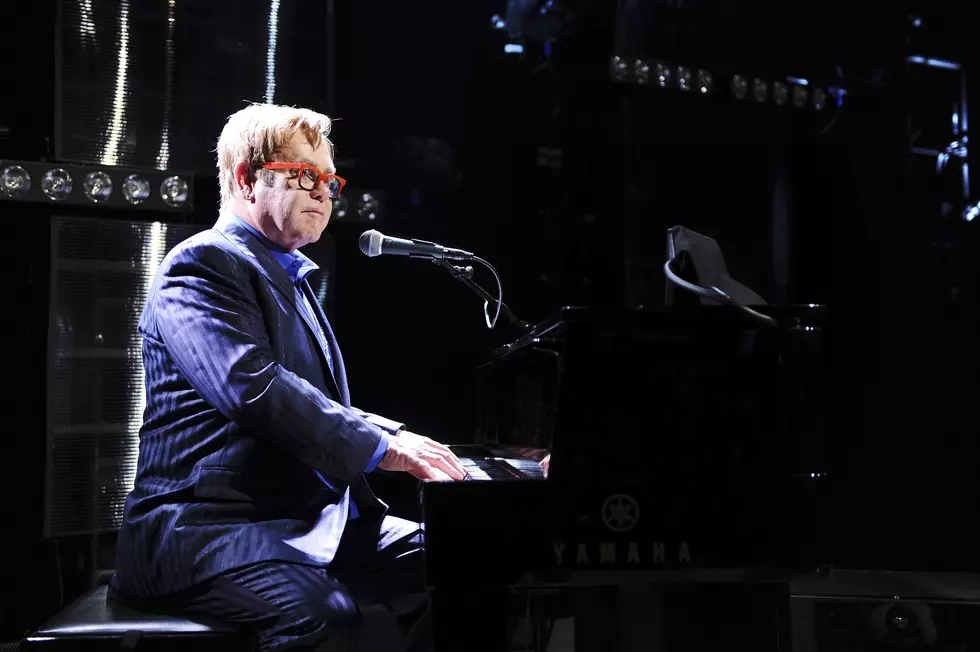 Throwback Thursday &#8211; &#8216;Elton John Writes a Song on the Spot &#8211; About an Oven&#8217; [VIDEO]