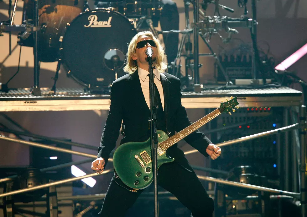 Rock Covers: Nickelback Goes Big with ZZ Top’s “Sharp Dressed Man” [VIDEO]