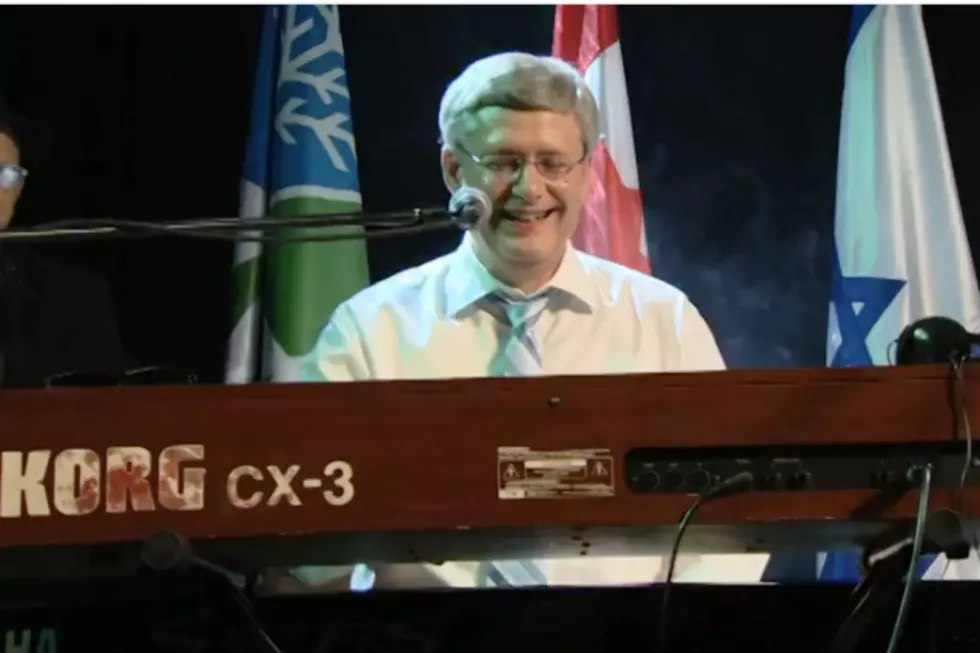 Canada&#8217;s Prime Minister Harper Sings &#8220;Hey Jude&#8221; [VIDEO]