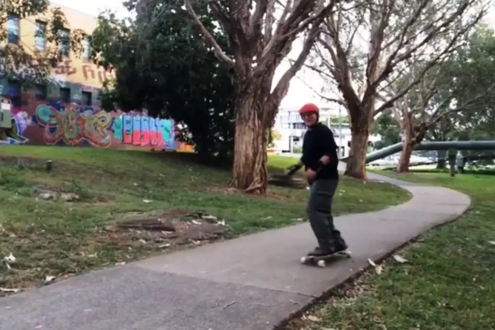 Retiree Takes up Skateboarding at Age 70 [VIDEO]