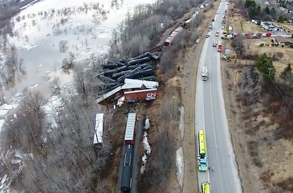 CN Train Derails in Saint-Basile, New Brunswick [VIDEO]