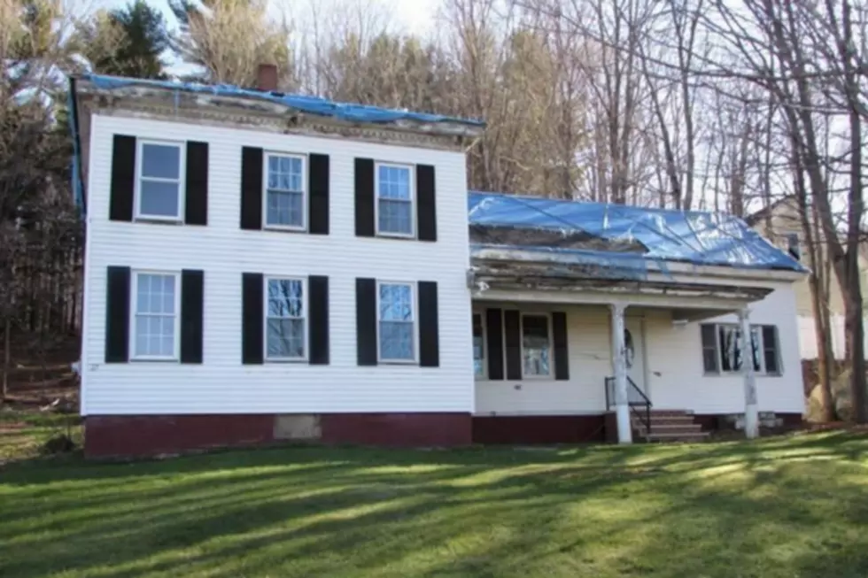 This Insanely Cheap Project House in Auburn, Maine is Ready for Your DIY Touches