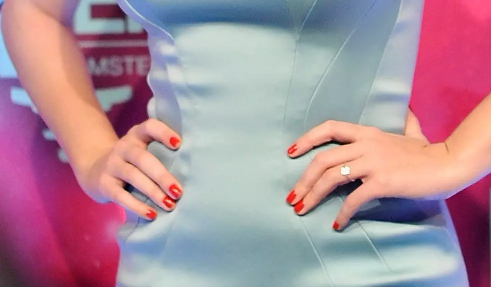 Is Katy Perry Wearing Engagment Ring from John Mayer?