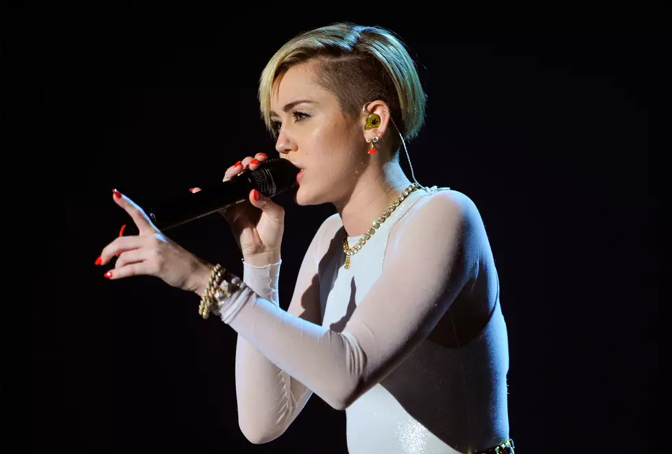 Miley Cyrus Performs Accoustic Cover of ‘Summertime Sadness’