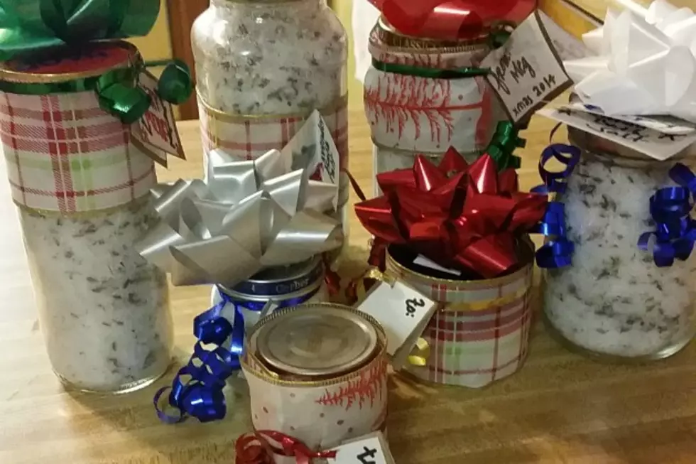 Make Lavender Bath Salt for Simple, Affordable, and Fun DIY Christmas Presents [PHOTOS]