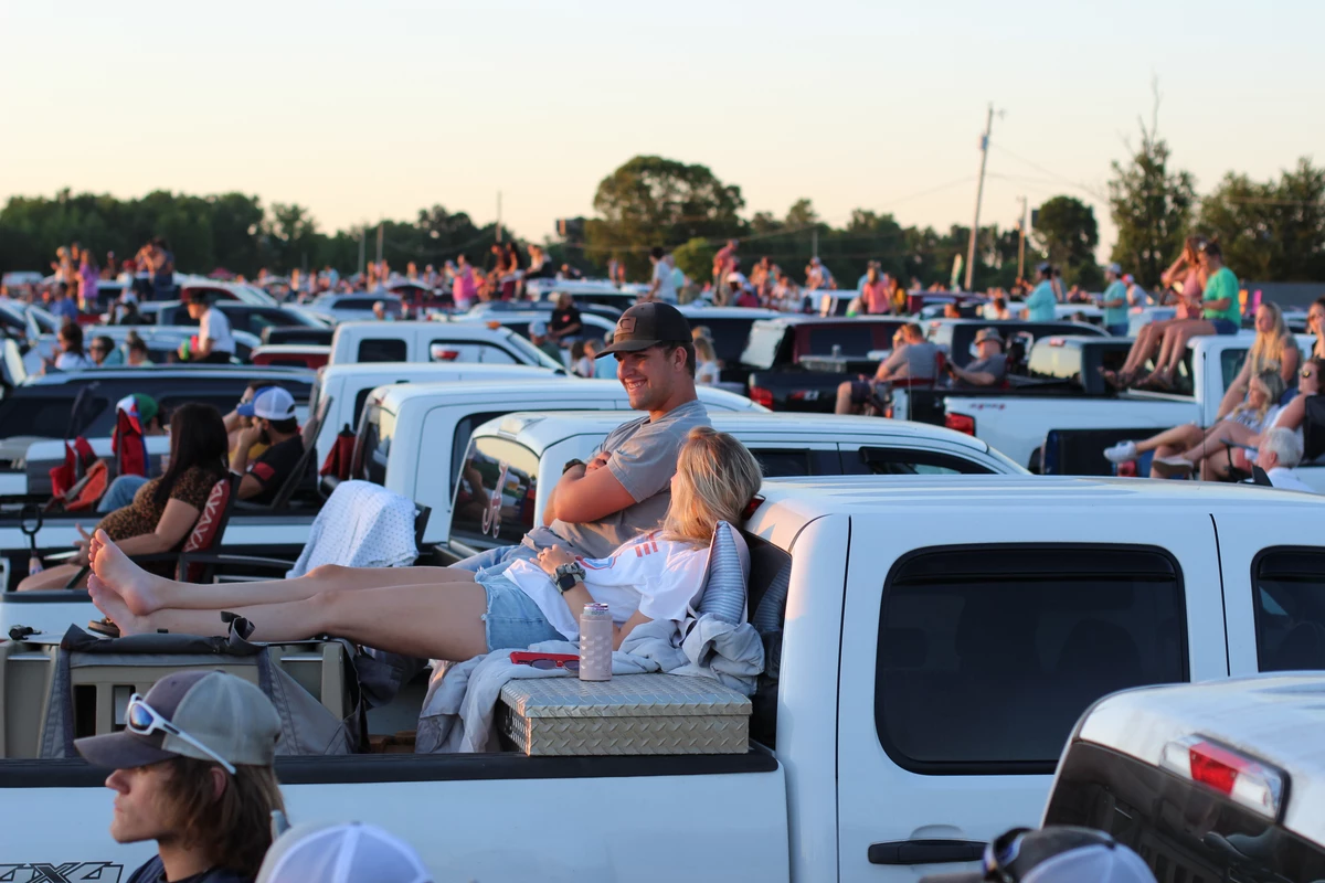How Alan Jackson's DriveIn Concerts Are Changing the Game