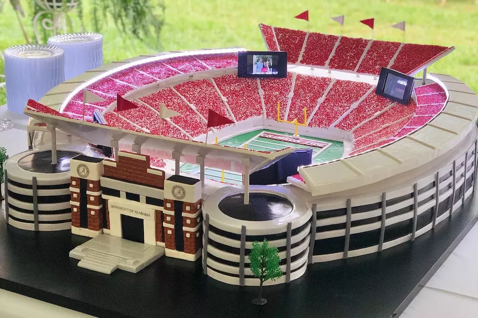 This Stunning Bryant-Denny Groom&#8217;s Cake is an Alabama Fan&#8217;s Dream Come True