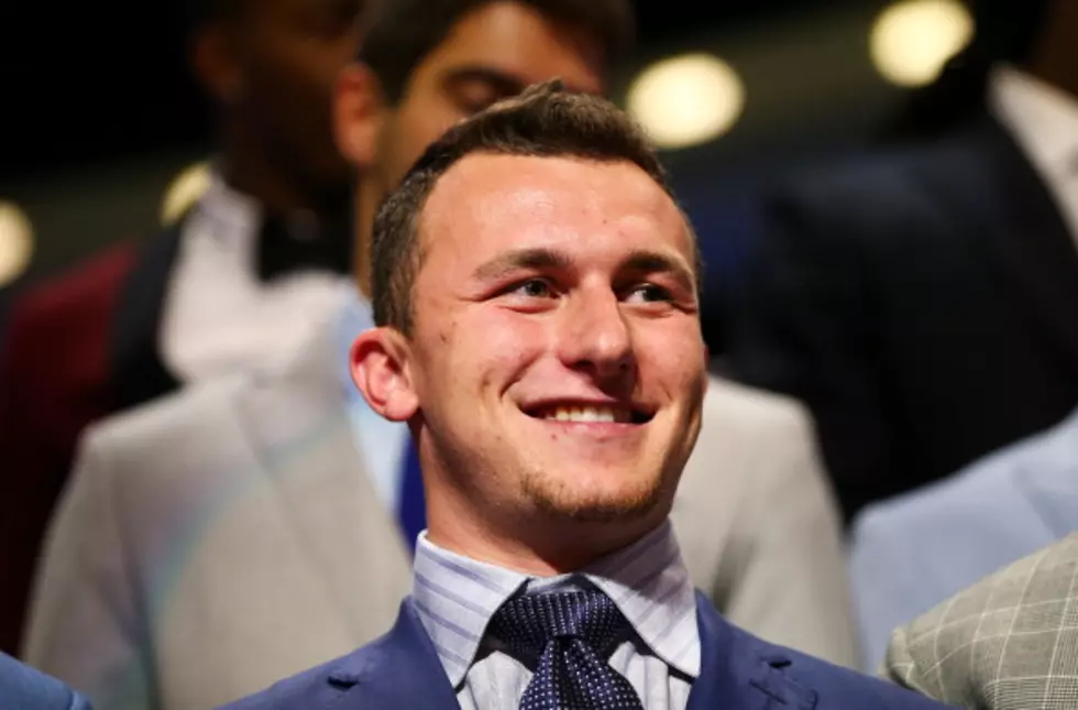 Johnny Manziel Throws Water Bottle At Heckler Seeking Autograph