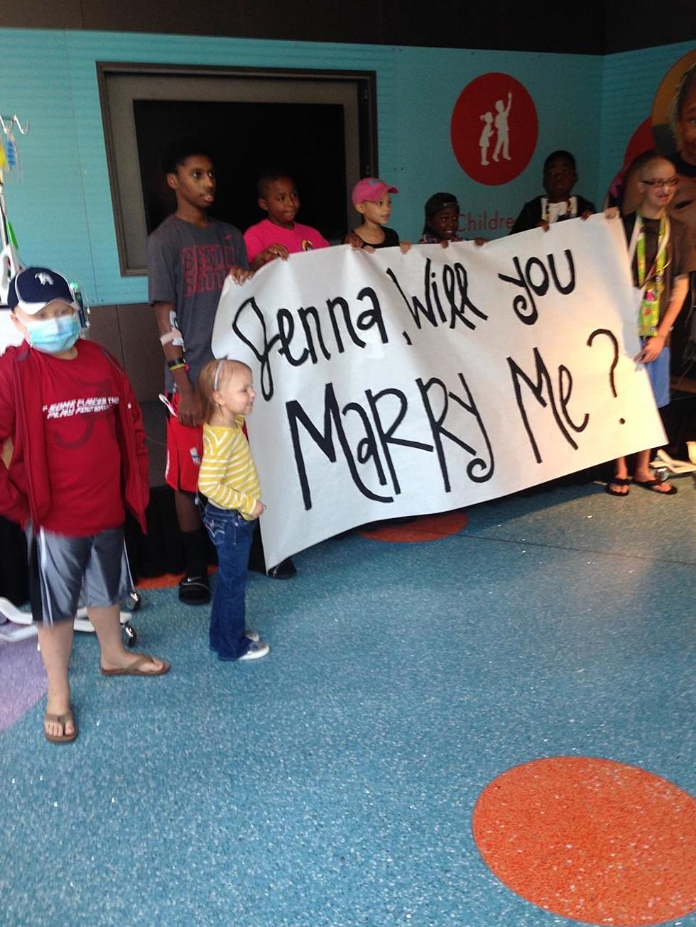 Alabama OL Austin Shepherd Gets Engaged at Children&#8217;s Hospital